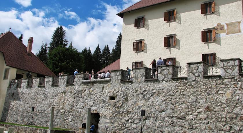 Grad Strmol Hotel Церкле на Горенскем Екстериор снимка